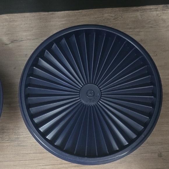 NWT Tupperware two Blue Servalier cereal/ Salad bowls with Lids 890 and 808 - Picture 3 of 9